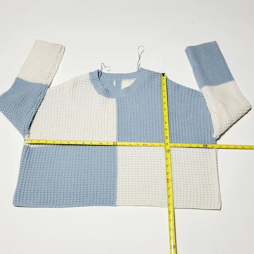 Blue & White Colorblock Cropped Oversized Waffle Knit Sweater Women's (XL - 1X)
